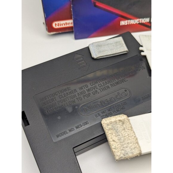 Nintendo Official NES Cleaning Kit Cleaning Cartridge w/ Box, Kit & Manual - Picture 12 of 12